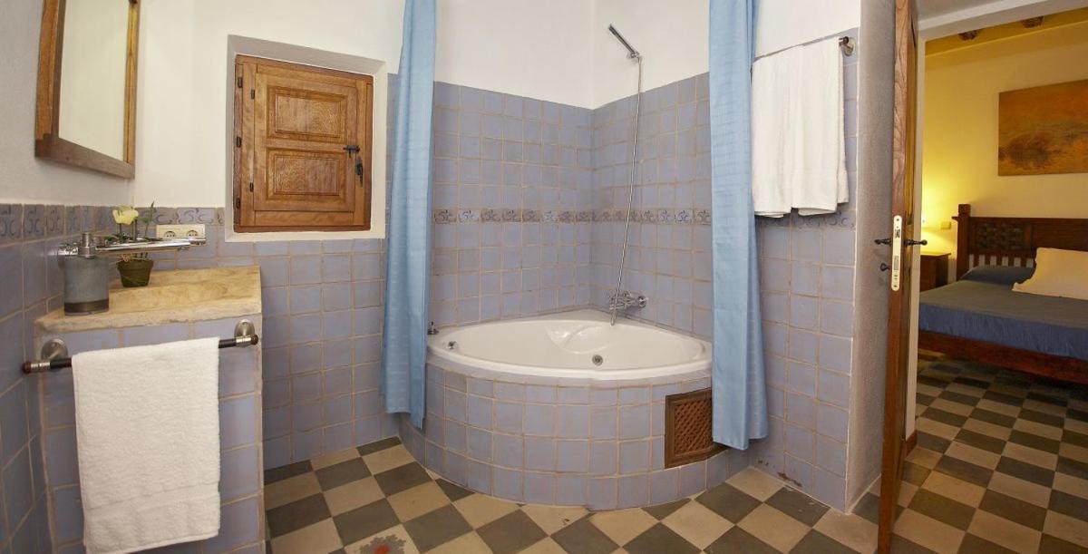 Can Vich Sant Carles de Peralta Esterno foto